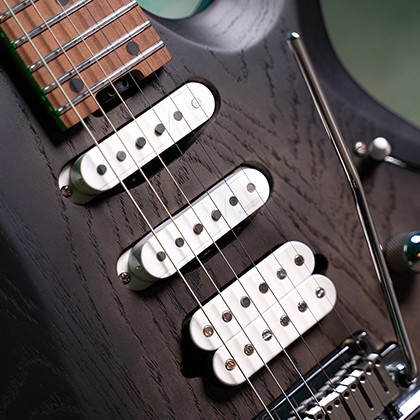노이즈를 완벽 제거한 피쉬맨 플루언스 Fluence Single Width 싱글 픽업과 3가지 사운드 가변이 가능한 Open Core Classic 험버커