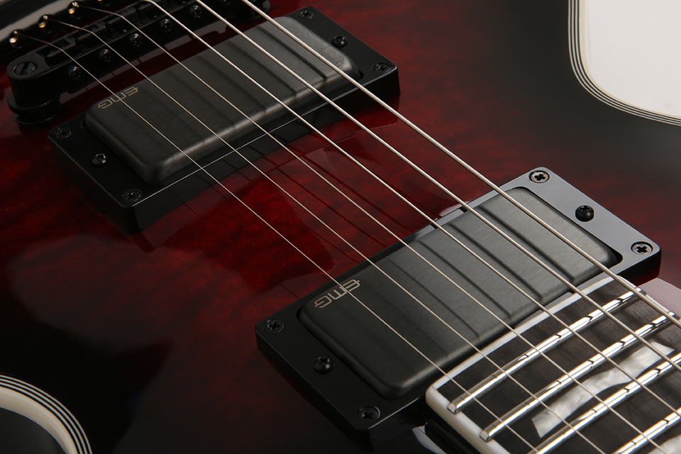 EMG 81 및 EMG 60 브러시드 블랙 크롬 픽업 세트 탑재
